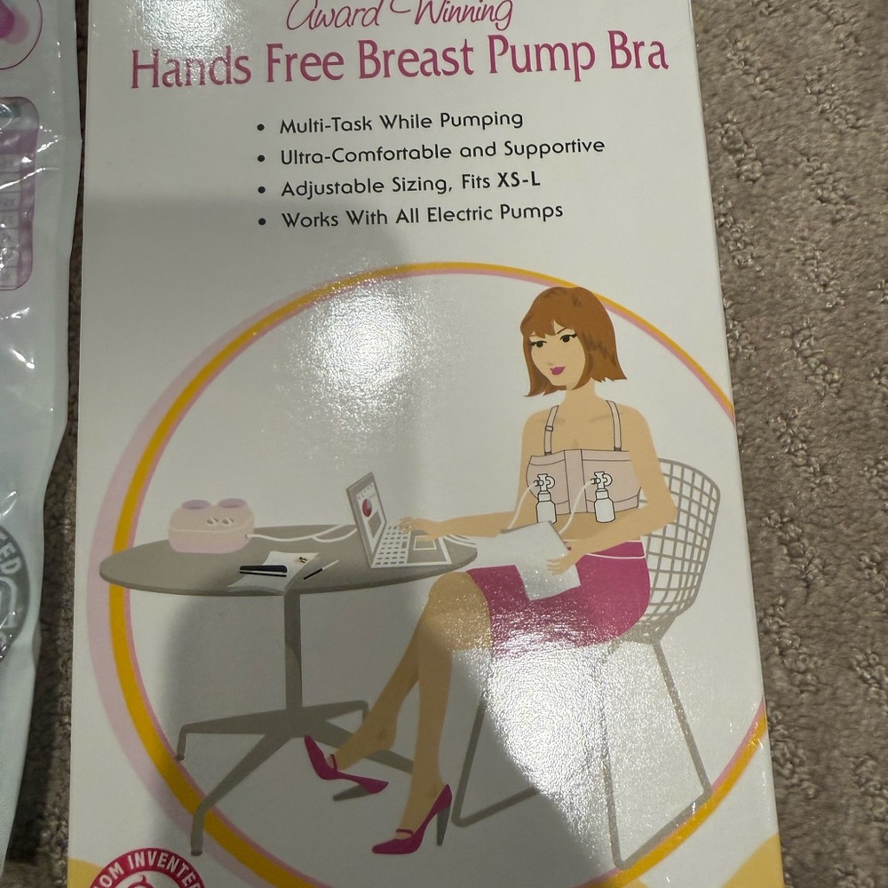 NEW Simple Wishes Hands Free Breast Pump Bra